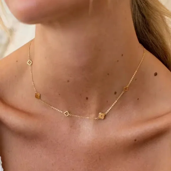 Alhambra style Necklace and earrings Set Lucky Clover

Stainless Steel - Picture 10 of 15